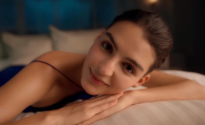 Güzellik Uykusunun Yeni Ritüeli: Vaseline Gluta-Hya Gece Losyonu
