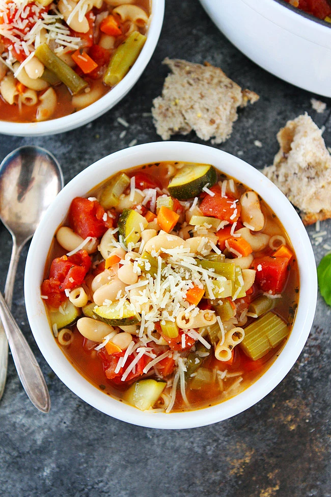 Easy-Minestrone-Soup-4