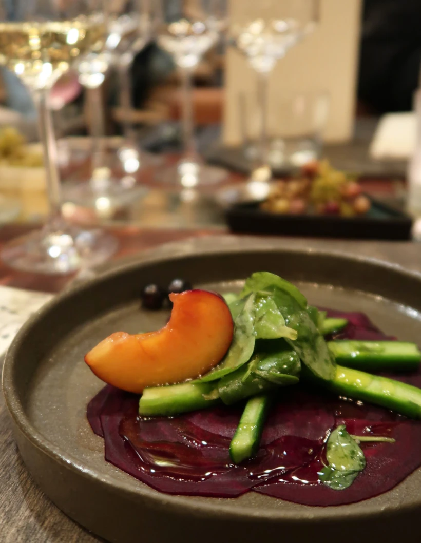 Çiğ Pancar Dilimleri ve Kaktüs Salatası 