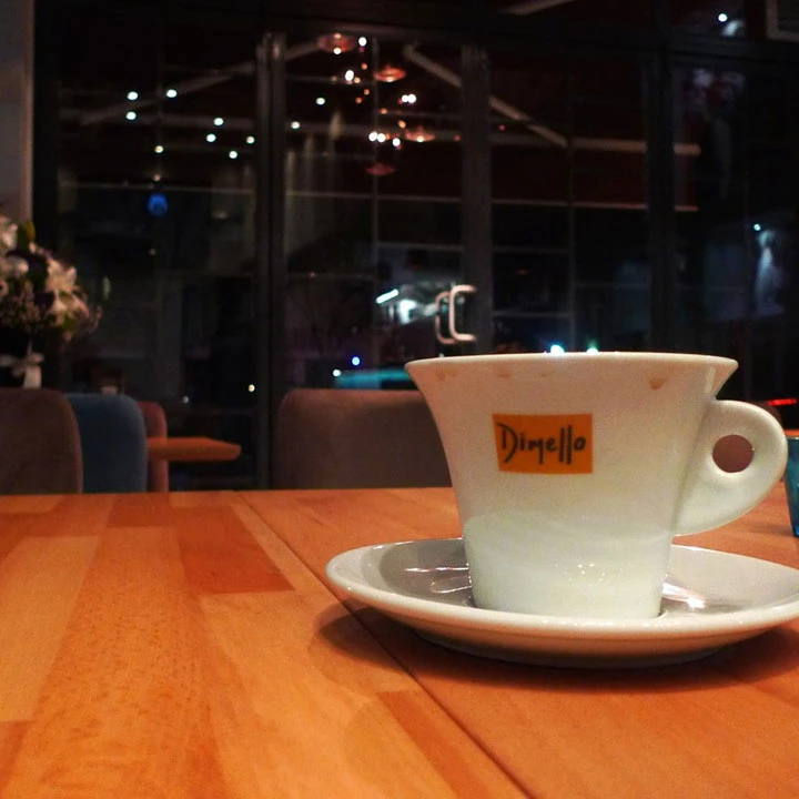 Cadde’nin yenisi Jezebel Greek Bistro (2)