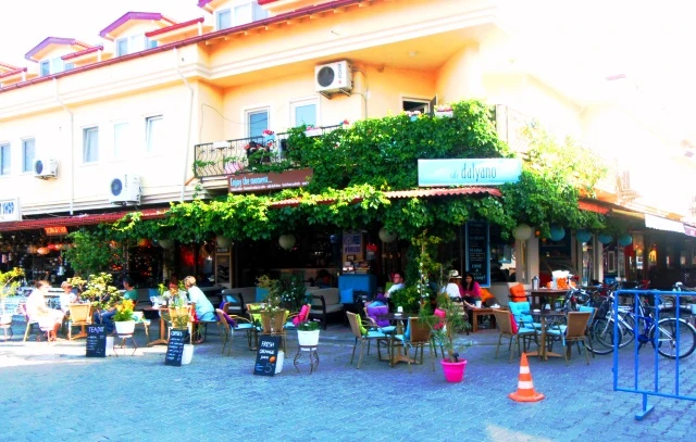Cafe Dalyano