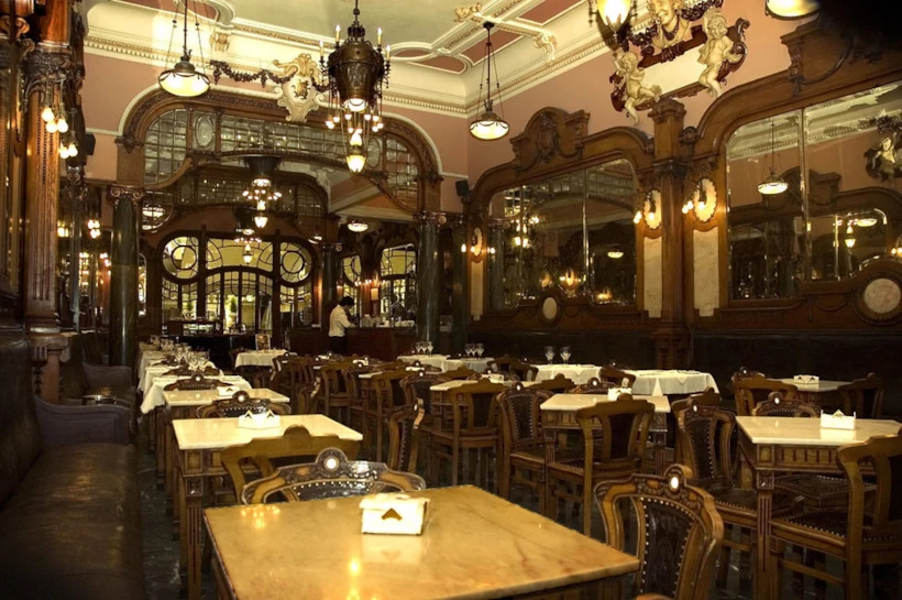 majestic-cafe