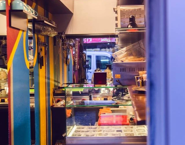 Yeldeğirmeni Sandviççisi: İki Ekmek Arası Cennet