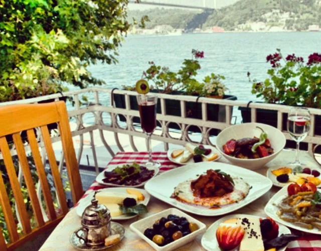 Rumelihisarı'nda Bir Pazar Keyfi: Nar