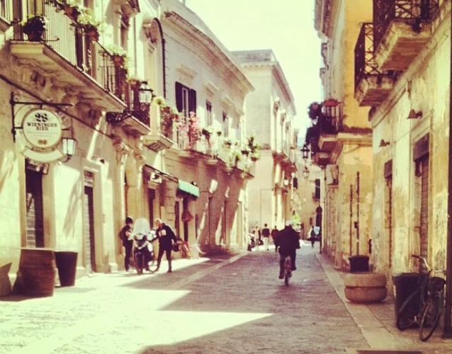 Serseri Mayınlar'daki Sıcacık ve Sapsarı Sokaklarıyla; Lecce