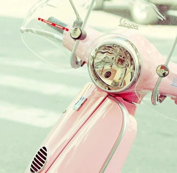 Vespa by @karenangeluccim