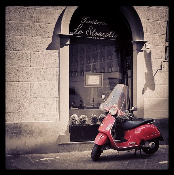 Vespa by @jeijuk