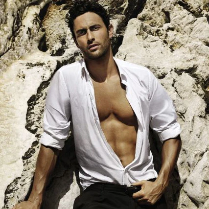 Kim Bu Yakışıklı? Karşınızda Noah Mills!