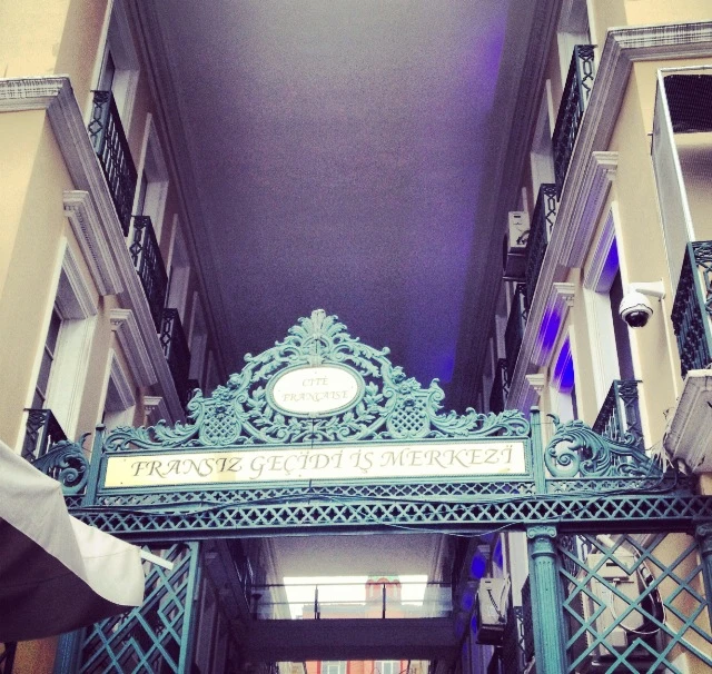 Fransız Geçidi – Karaköy