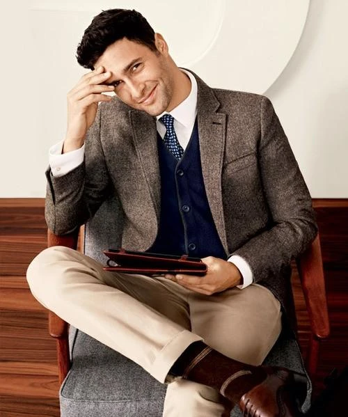Noah Mills