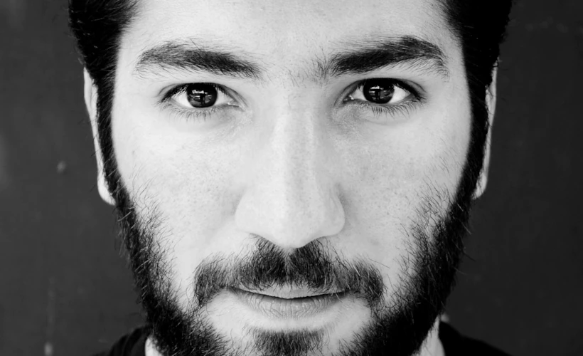 RÖPORTAJ: Oyuncu Berkay Ateş ve Tiyatro "D22"