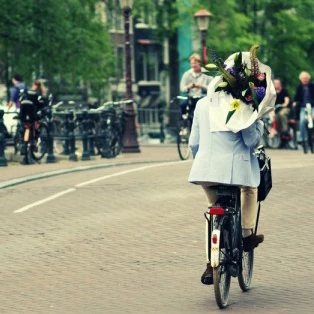 Amsterdam Gezisi: Cafe'ler, Gece Hayatı, Pazarlar, Müzeler
