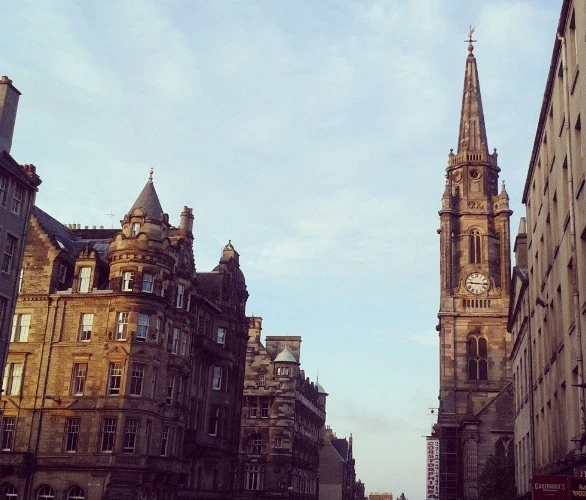 Edinburgh Yazılır, Edinbra Okunur...