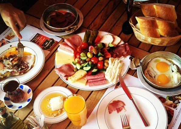 Kahvaltı: Namlı Gurme – Karaköy