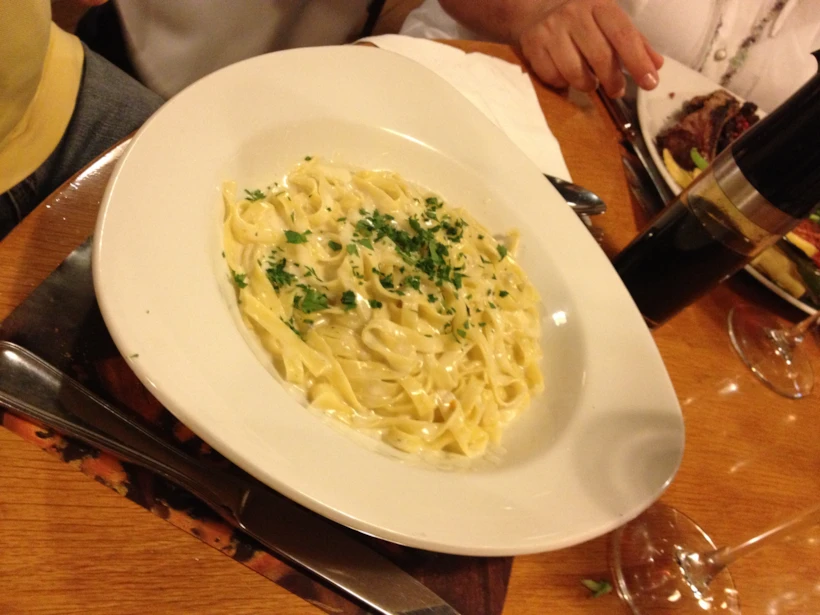 Kremalı ve Gorgonzola peynirli Tagliatelle