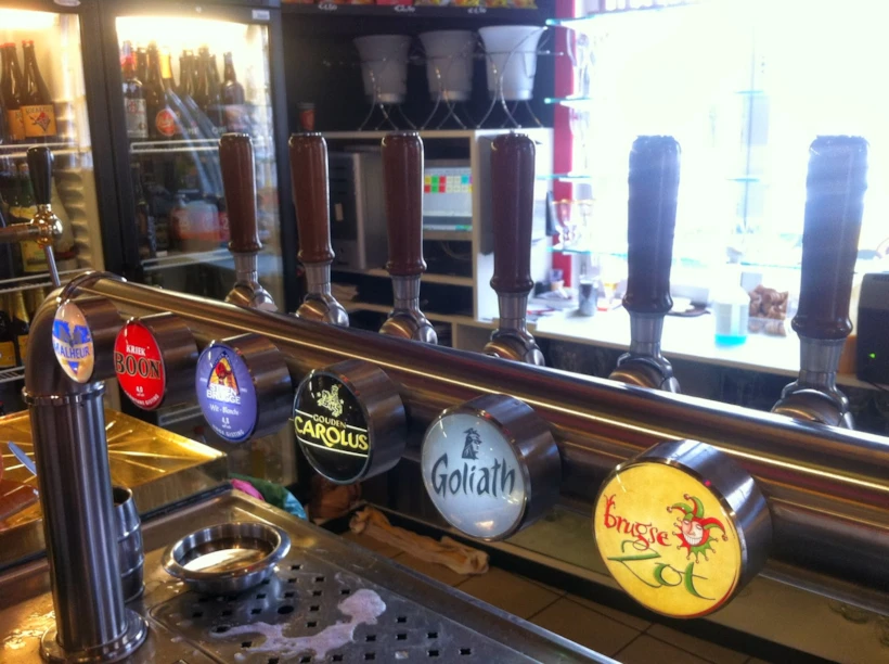 brugge – bira duvari musluklar