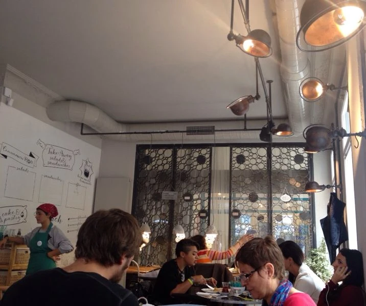 mums_cafe_inside2