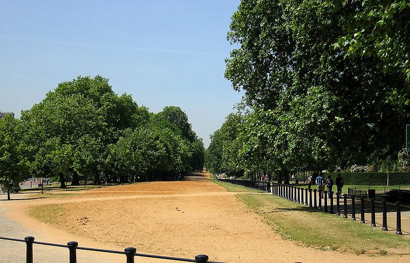 Hydepark'a hayran kalın!