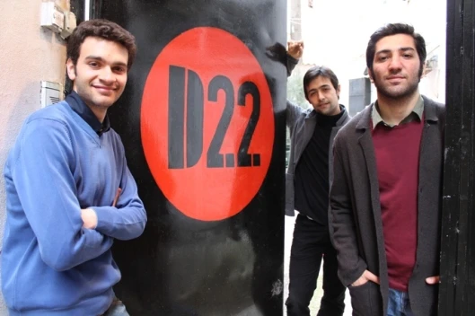D22