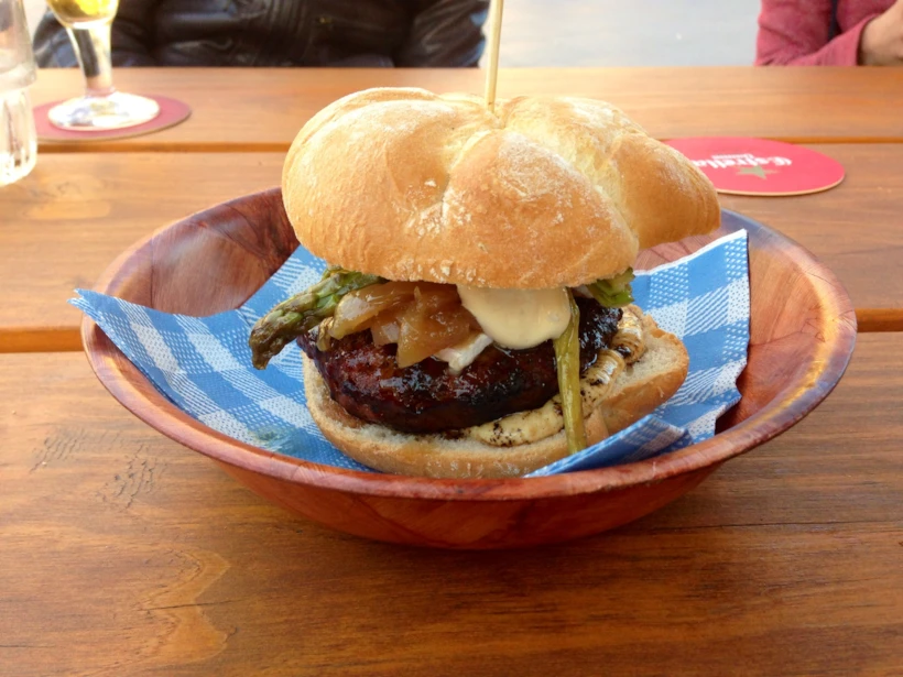 Maka Maka Burger