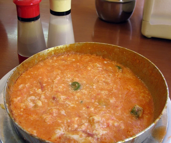 Başka Bir Menemen: Lades