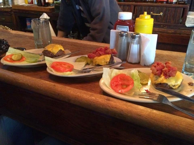 new york burger – corner bistro2