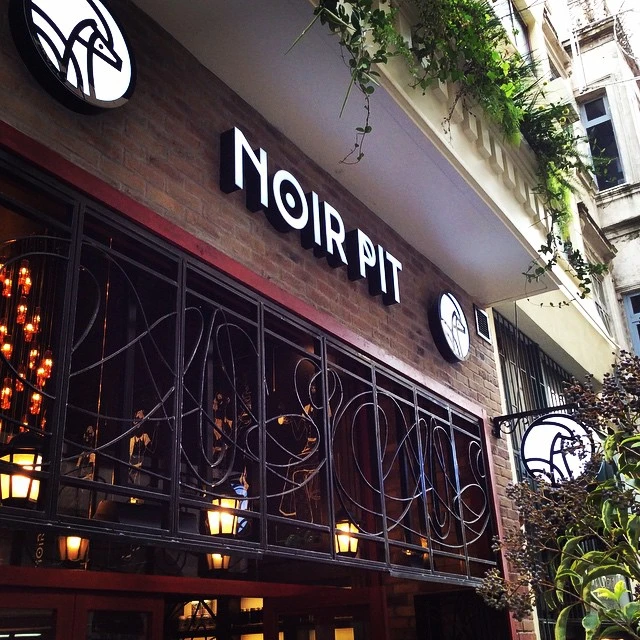 noir pit1