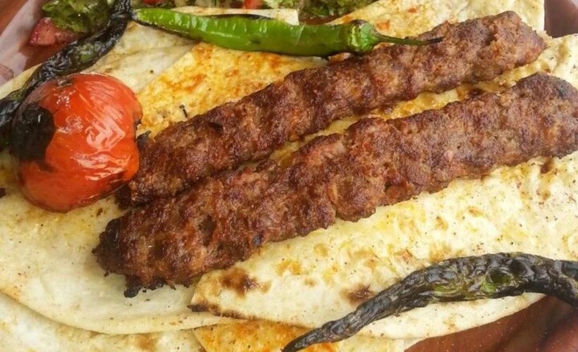 Adanalı Kebapçı Cumali Usta: Daha İyisini Keşfedene Kadar En İyisi Bu!