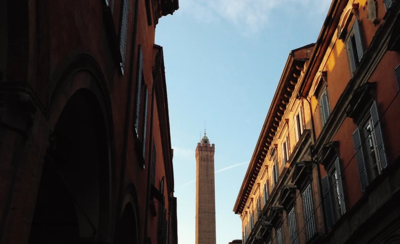 Bilge, Şişman ve Kırmızı Şehir: Bologna