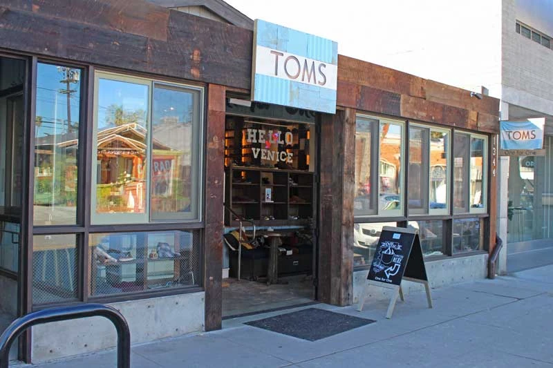toms
