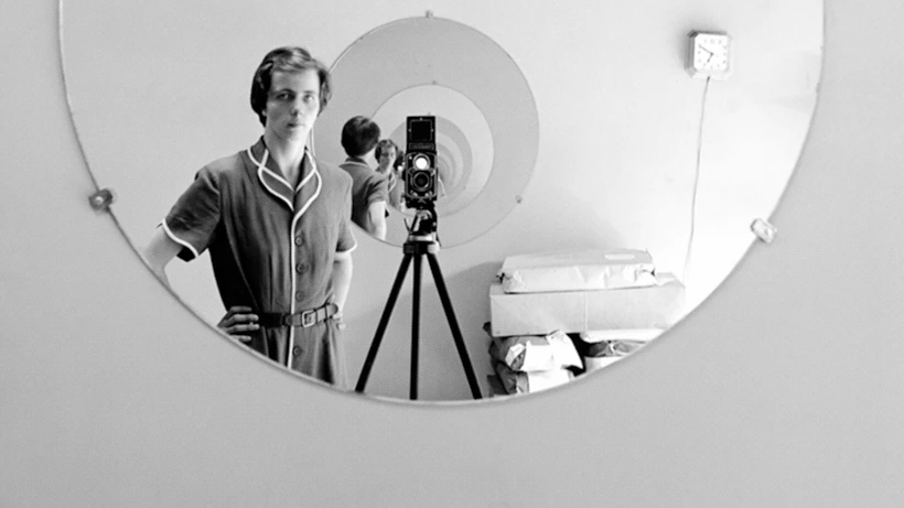 3028443-poster-p-1-finding-vivian-maier-reveals-the-strange-life-of-a-reclusive-street-photographer