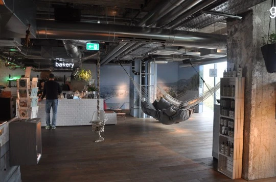 25 h berlin lobby