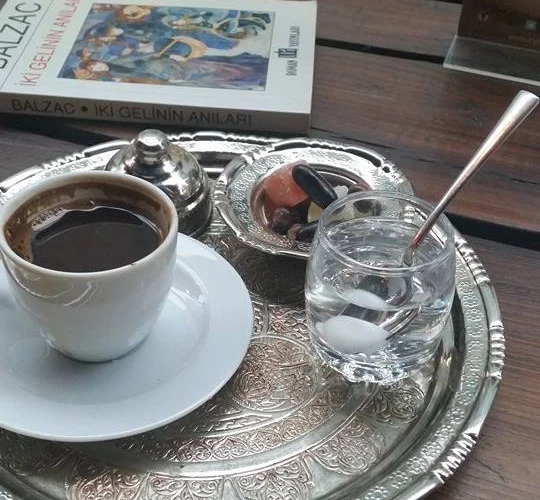 Türk Kahvesiyle Gelen Ege Esintisi: Tarihi Bağdat Kuru Kahvecisi