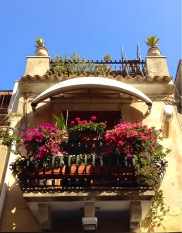 via umberto cicekli balkon