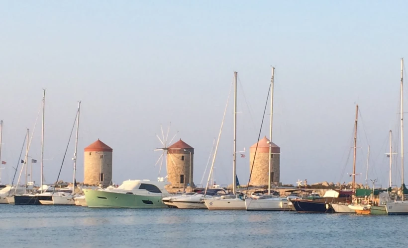 On İki Ada'nın İkisi: Rodos ve Simi