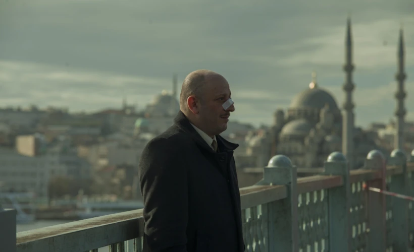 İtirazım Var: Onur Ünlü'den Absürt Polisiye
