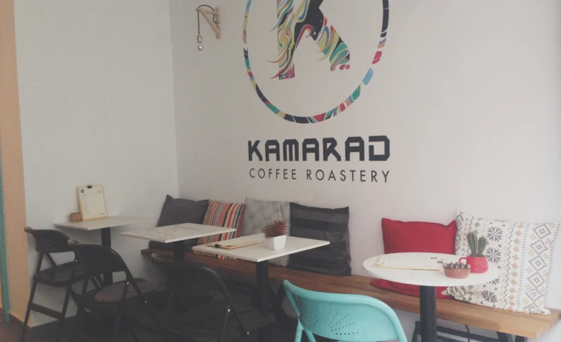 Kamarad Coffee Roastery: Yeldeğirmeni Durmuyor