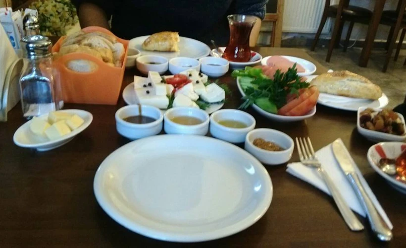 Ankara'da Şirin ve Lezzetli Bir Kahvaltı: Dem Cafe