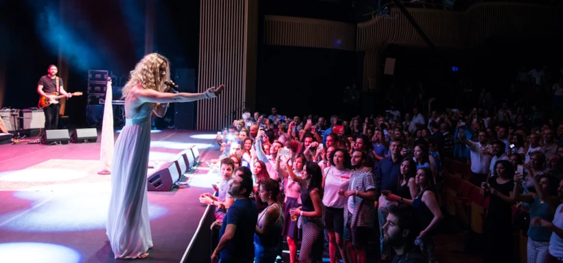 Joss Stone Geliyor: Yeniden İstanbul Caz Festivali'nde!