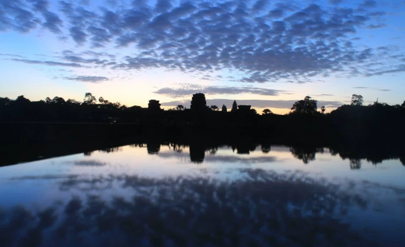 Dünyanın Bir Ucu: Siem Reap ve Angkor Watt Tapınağı
