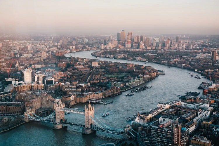 Londra'da Yaşamak: Selin Şen ile Samimi Bir Sohbet