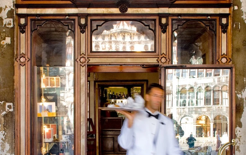 Dünyadan Yazarların Müdavimi Olduğu 6 Kafe/Bar