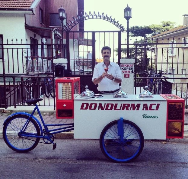 Dondurmacı Yunus – Gül Dondurma Büyükada