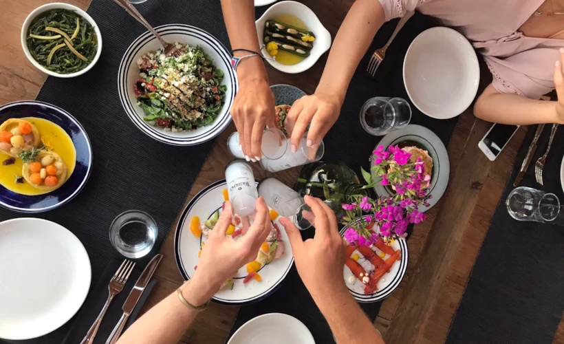 Veranda Alaçatı: Alaçatı'da Kumda Rakı Keyfi