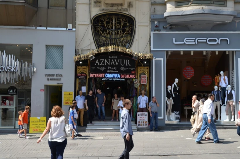 Aznavur Pasajı