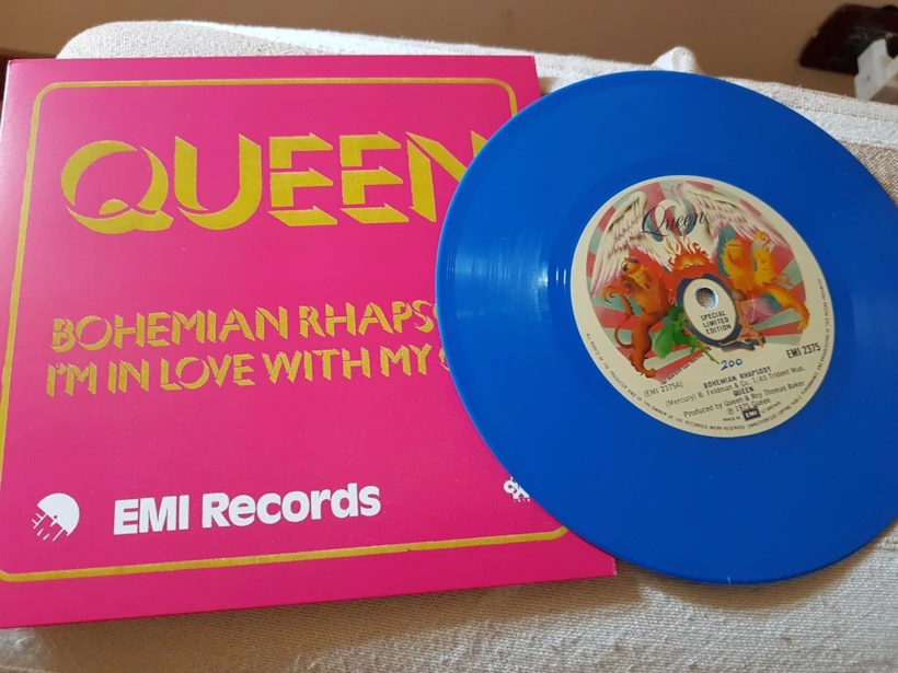degerli plaklar – queen