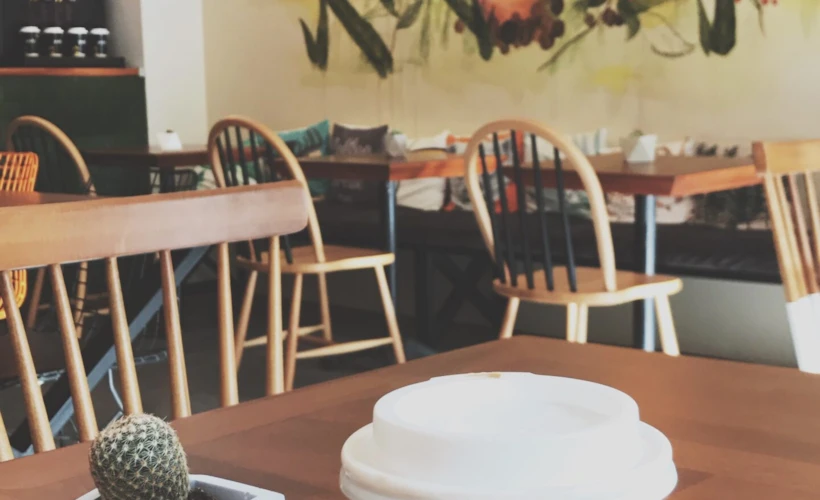Üç Keşif: Poika Coffee, Pizza ve Kek, Wake and Cake