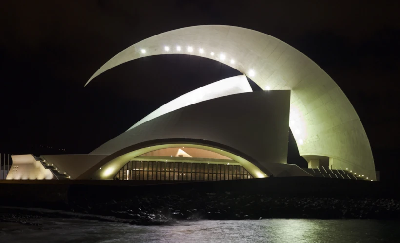 Modern Opera Binaları: Müzik ve Mimarinin Peşinde