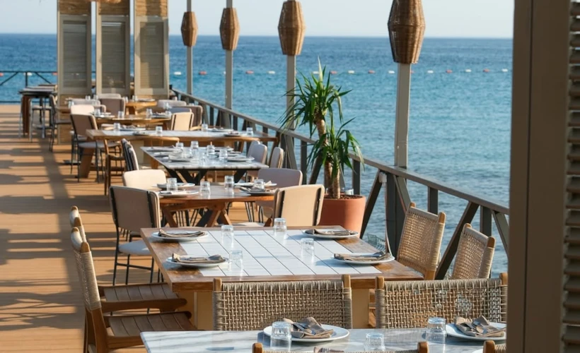 Çeşme'de Lezzet Peşinde: Özgün Duraklar, Kalıcı Anılar