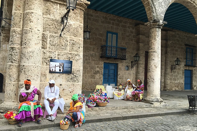 Orada Bir Ada Var Uzakta: Küba, Havana Vol.1